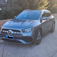 MERCEDES GLA 200d allestimento AMG