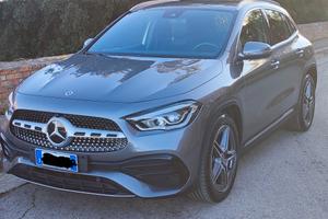 MERCEDES GLA 200d allestimento AMG