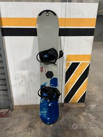 Snowboard salomon 155 con attacchi come nuovi
