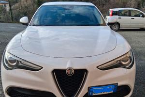 Stelvio Alfa Romeo 2022 160 cv Rosso Edizione