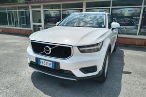 VOLVO XC40 D3 MOMENTUM "MANIACALE"