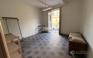 Via Nino Bixio, nel cuore pulsante di Messina - Ca