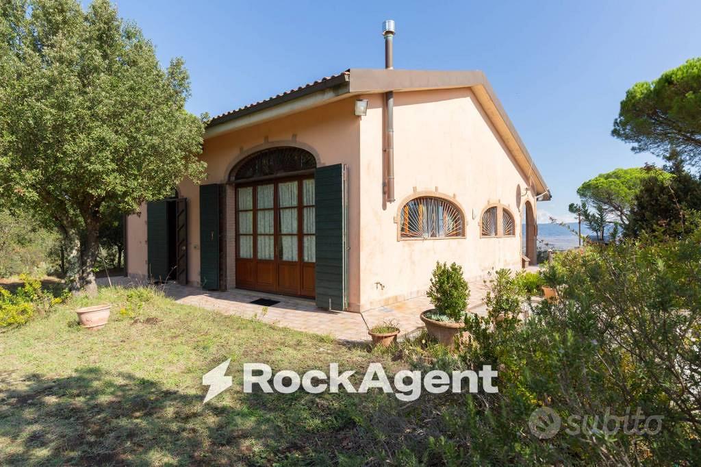 Rustico / Casale di 199 m² con 4 locali a Rosignan - Vista 2