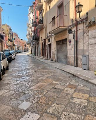 Locale via Municpio: ideale anche per box