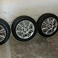 4 pneumatici su cerchi originali Opel + 2 catene