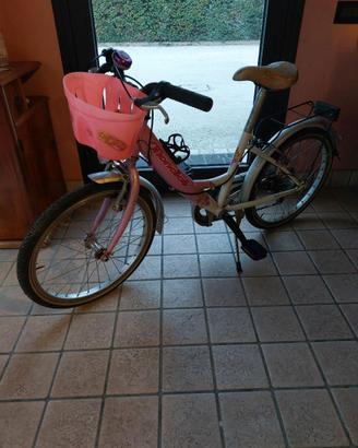 Biciclette da ragazzina e da  bambina
