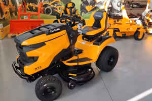Trattorino tagliaerba Cub Cadet XT1 OS 107 Nuovo