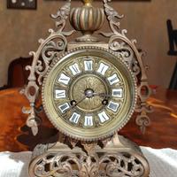 Orologio da camino in bronzo