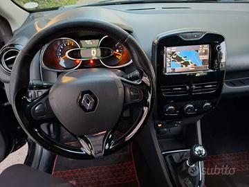 Renault  clio 
