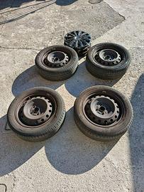 cerchi e borchie toyota yaris 1000 benzina 2009