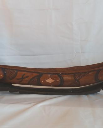 Scultura in legno di barca. Artigianato nigeriano