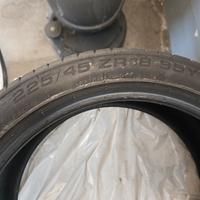 225/45 R18