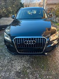 Audi Q5 blu Immatricolata 01/06/2016