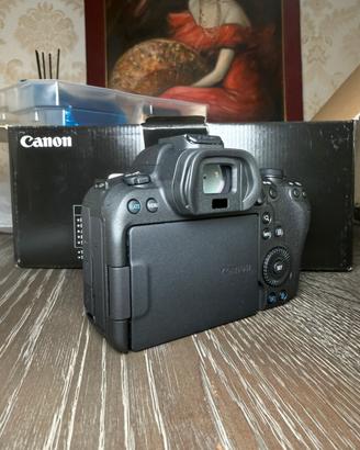 Canon EOS R6 Mark II NUOVA – 0 Scatti, Mai Usata