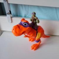 Tartaruga ninja e dinosauro T-rex