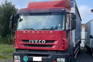 Iveco Stralis 260S42 3 assi centinato con sponda