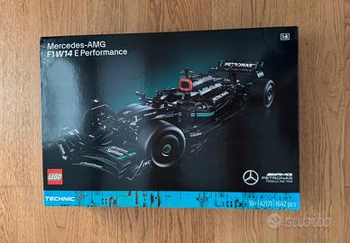 Lego Mercedes-AMG F1 W14 E Performance