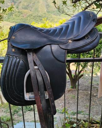 Selle e finimenti per l'equitazione 