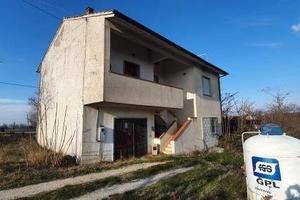 Immobile in asta di 76 m² a Frigento