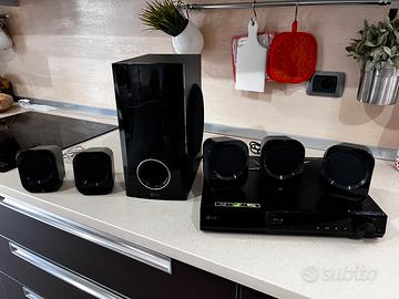 Blu-ray Disc™ Home Theater System