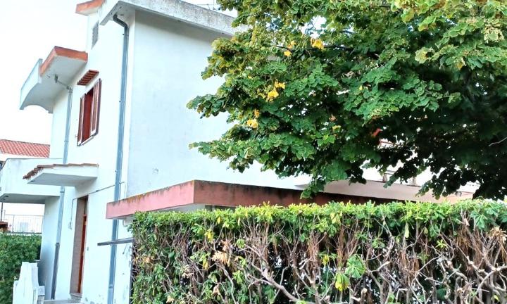 Montauro, Calalunga, Splendida villa con giardino