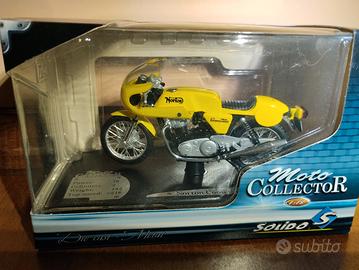 Norton Commando 750 Production Racer  - Solido 