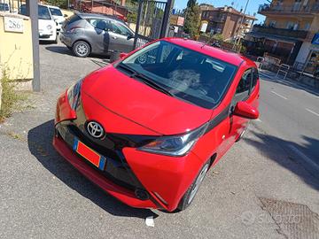Toyota Aygo 1.0 VVT-i 69 CV 5 porte x-cite