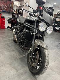 Triumph speed triple 1050