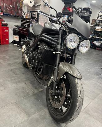 Triumph speed triple 1050