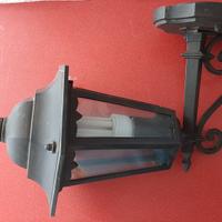 Lampada a muro per esterno