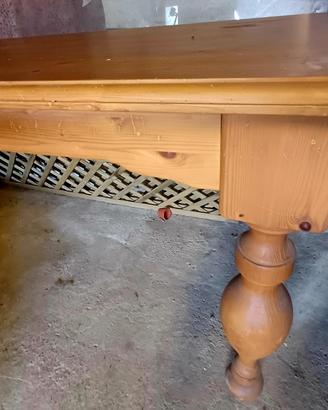 Tavolo in legno 
