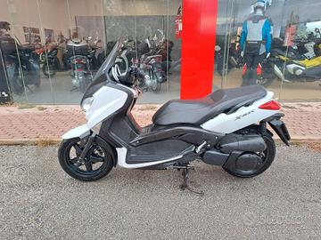 Yamaha X-Max 250