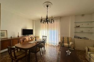 Stanze ampie e luminose in palazzina elegante