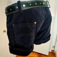 Shorts in velluto a coste viola