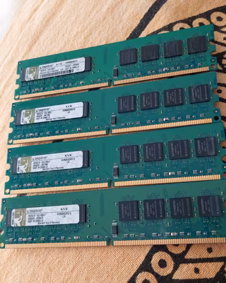 4 DDR2   da 1 GB per desktop 