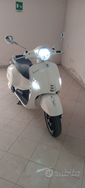 Piaggio Vespa gts 300 super hpe 2021