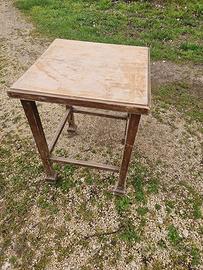 Sedia in legno senza spalliera – tipo sgabello alt