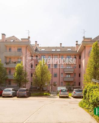 TRILOCALE CON BOX E POSTO AUTO A MADONNA REGINA !