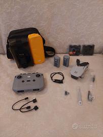 Drone DJI Mini 2 con 2 batterie e borsa speciale