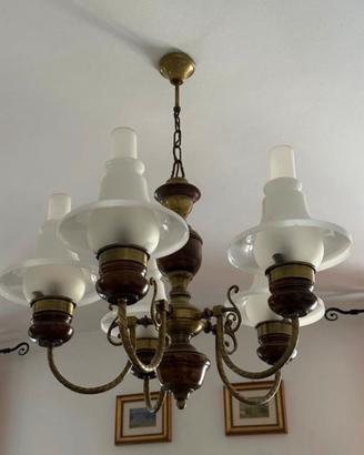Lampadario vintage legno e ottone