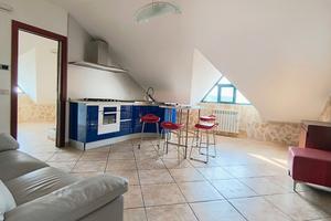 GIFFONI SEI CASALI Mansarda arredata