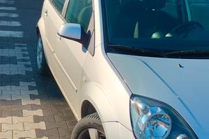 Ford Fiesta benzina per neopatentati 