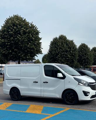 Opel vivaro 1.6 120 cavalli euro 6 no iva