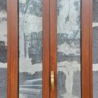 Finestra in alluminio a due ante