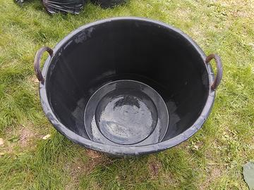 Mastello in plastica con maniglie