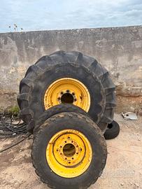 Gomme e cerchi R 26 e R 18 john deere