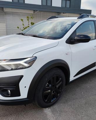 dacia sandero stepway 1.0 TCE gpl di serie extreme