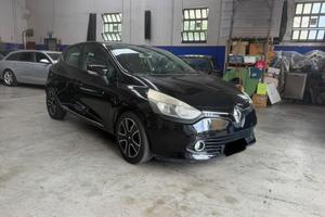 Renault Clio 1.2 75CV 5 porte neopatentati