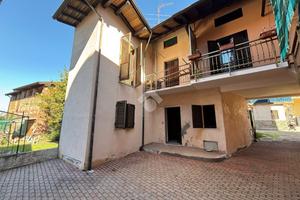 CASA DI CORTE A DIVIGNANO