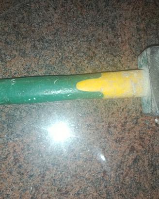 mazzetta muratore con manico in gomma 